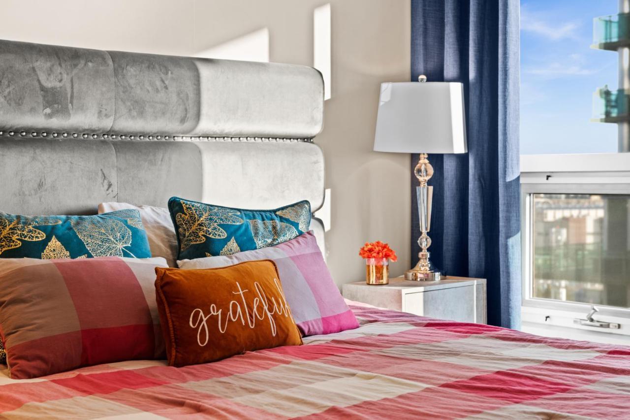 Stylish Downtown Condos By Globalstay YYC Esterno foto