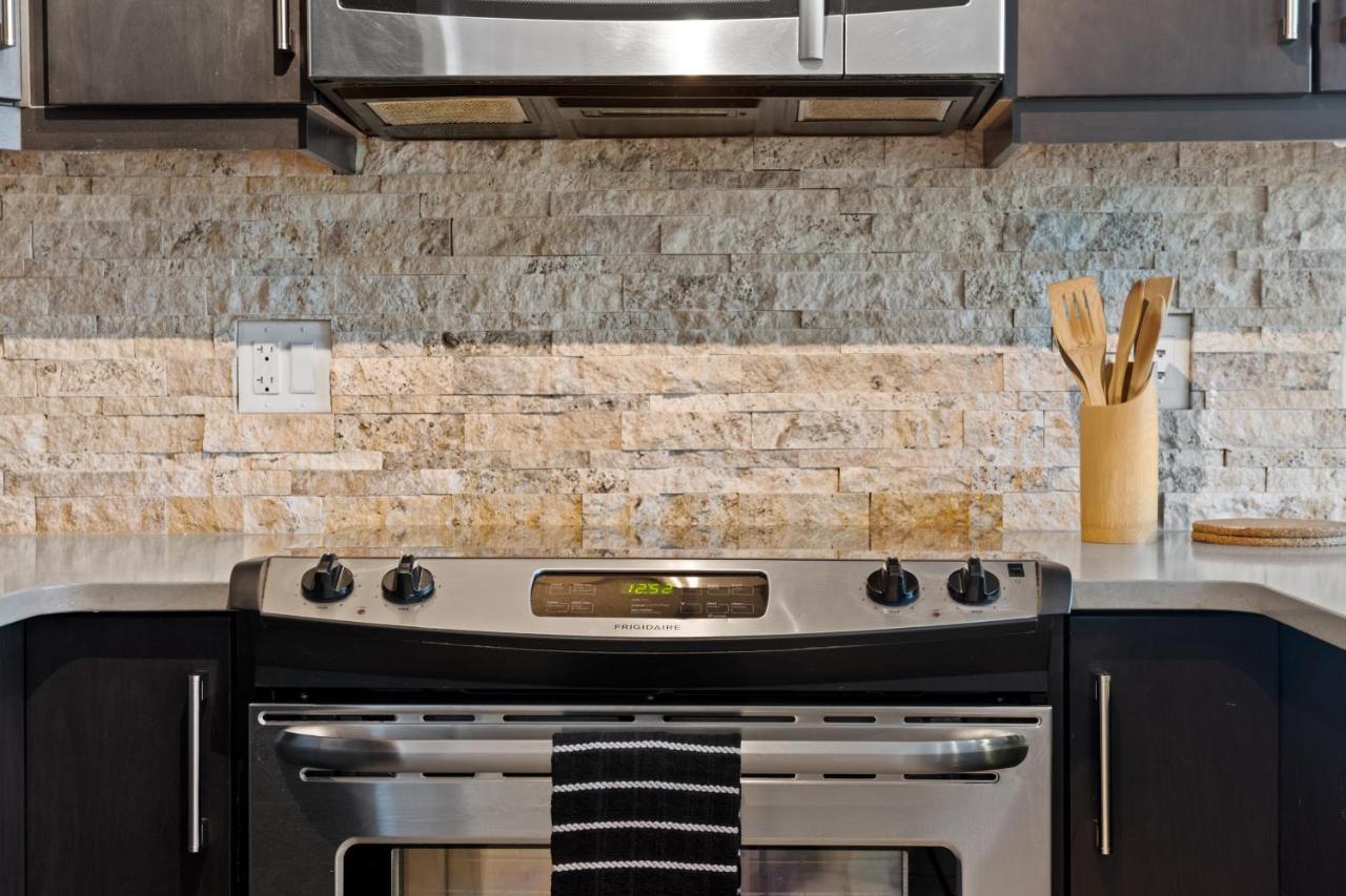 Stylish Downtown Condos By Globalstay YYC Esterno foto